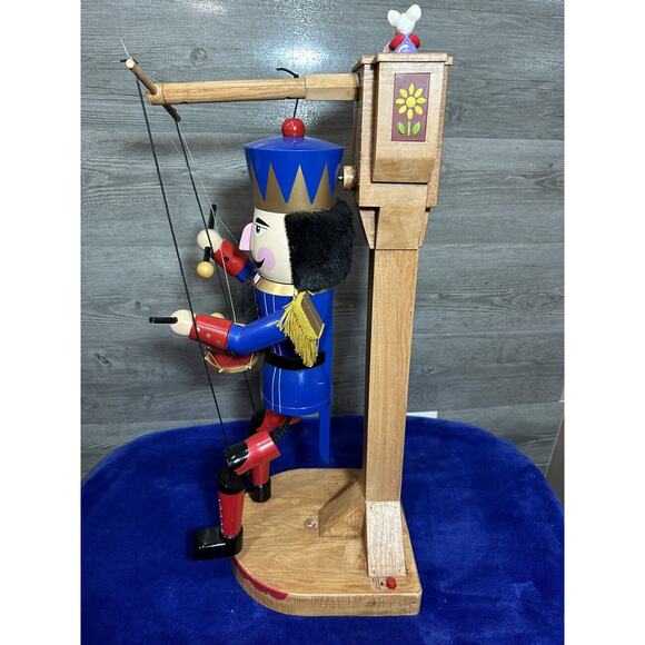 VTG 2001 Holiday Creations Living Nutcracker Marionette Christmas 22” Music Work - Picture 12 of 16